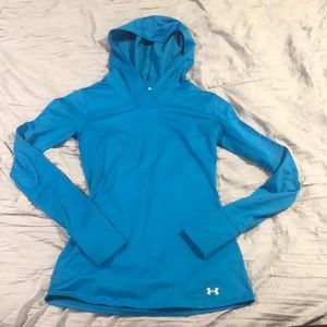 UnderArmour women’s athletic hooded long sleeve shirt